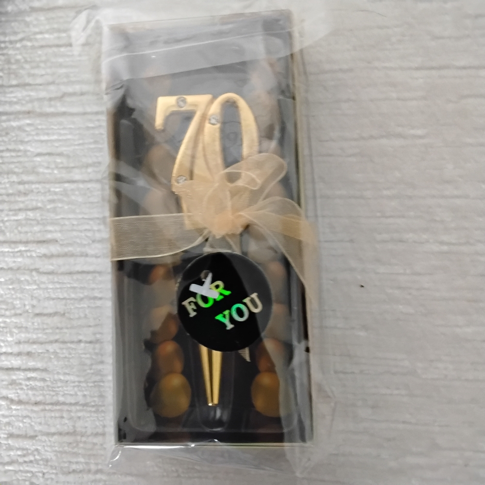 Gold 70 Wine Bottle Stopper - Picture 5 of 5